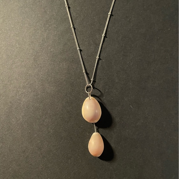 Seashell necklace. - Picture 2 of 2